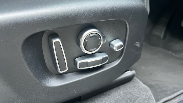 Used Land Rover Range Rover Velar 2024 for sale - 76222147: Photo 28