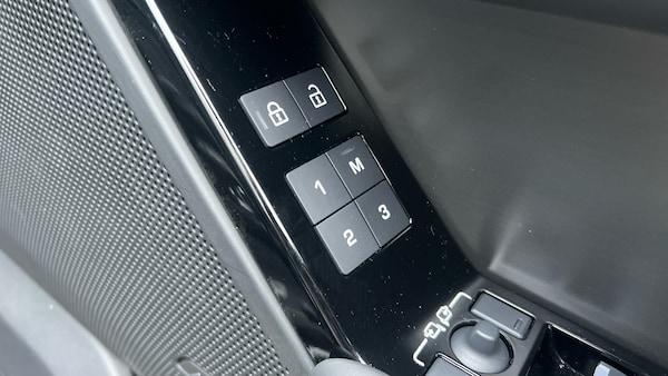 Used Land Rover Range Rover Velar 2024 for sale - 76222147: Photo 29