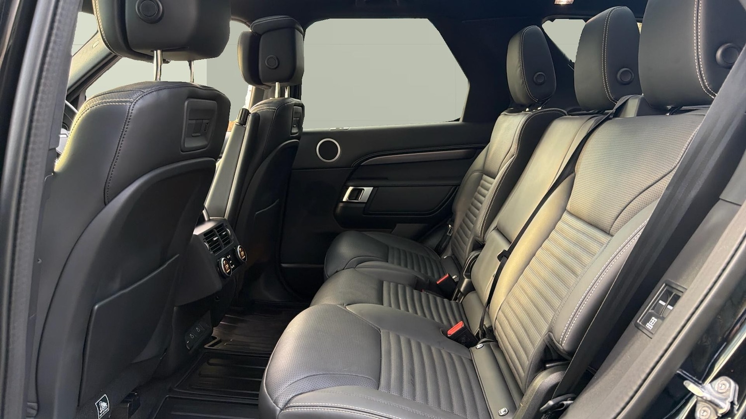 Used Land Rover Discovery 2025 for sale - 76777914: Photo 4