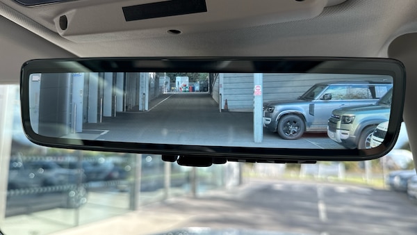 Used Land Rover Defender 2020 for sale - 76274376: Photo 32