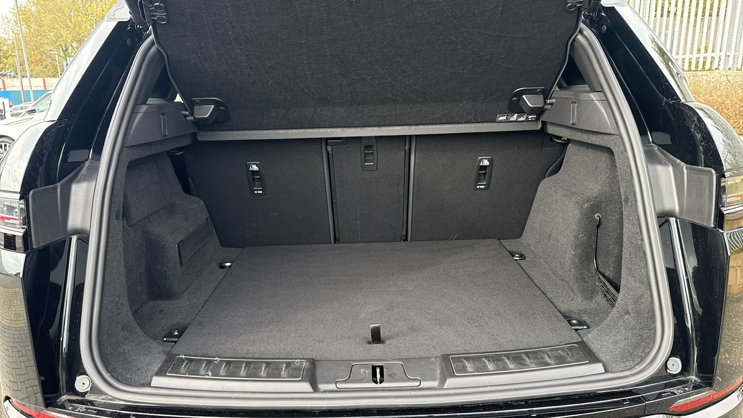 Used Land Rover Range Rover Evoque 2025 for sale - 75931335: Photo 10