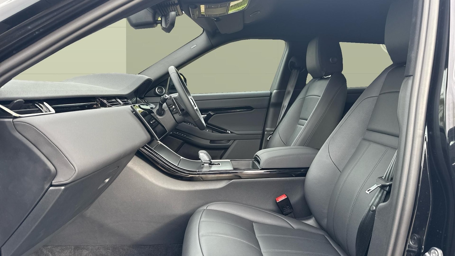 Used Land Rover Range Rover Evoque 2025 for sale - 75931335: Photo 3