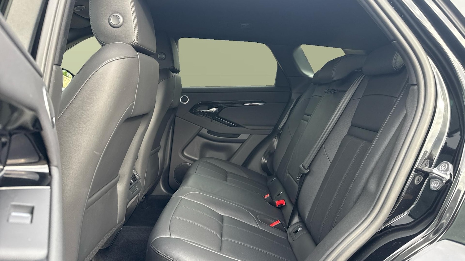 Used Land Rover Range Rover Evoque 2025 for sale - 75931335: Photo 4