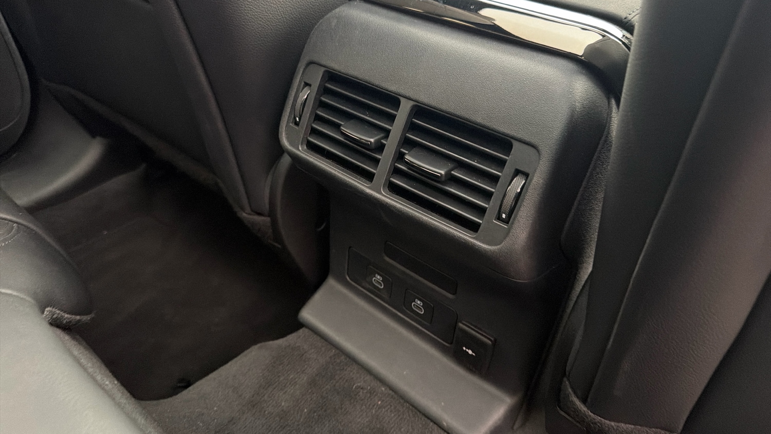 Used Land Rover Range Rover Velar 2025 for sale - 76611535: Photo 18