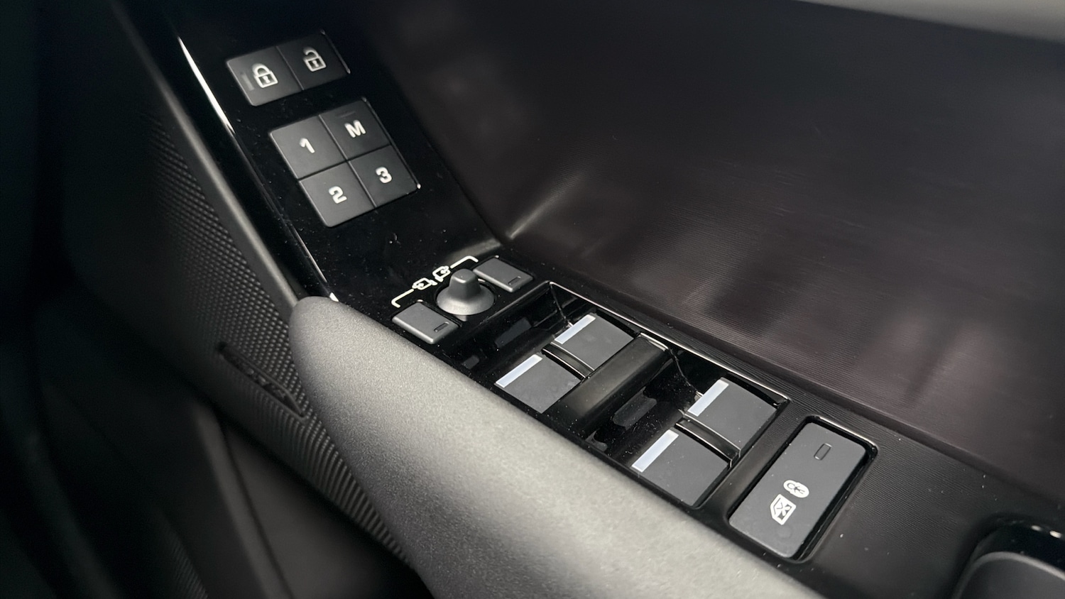 Used Land Rover Range Rover Velar 2025 for sale - 76611535: Photo 29