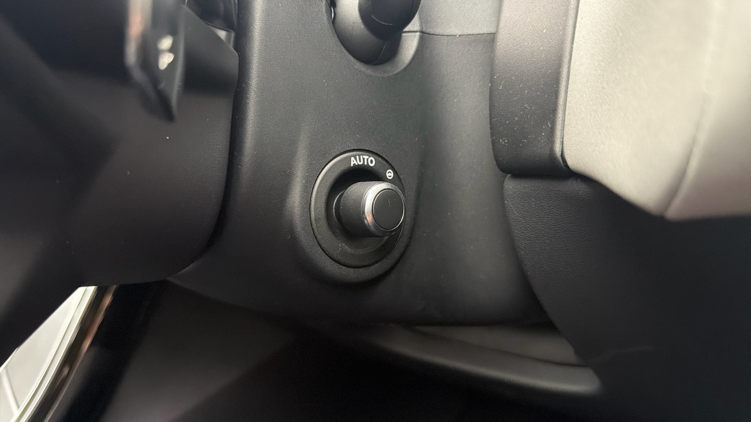 Used Land Rover Range Rover Velar 2025 for sale - 76611535: Photo 30