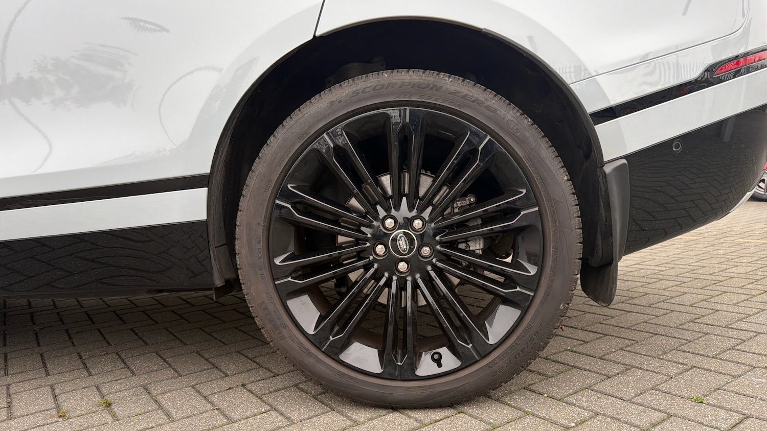 Used Land Rover Range Rover Velar 2025 for sale - 76611535: Photo 8