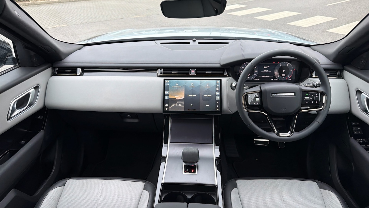 Used Land Rover Range Rover Velar 2025 for sale - 76611535: Photo 9