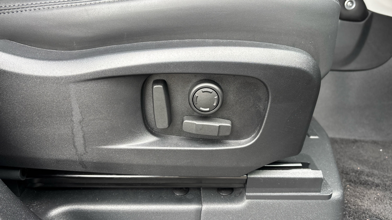 Used Land Rover Defender 2025 for sale - 77262175: Photo 32