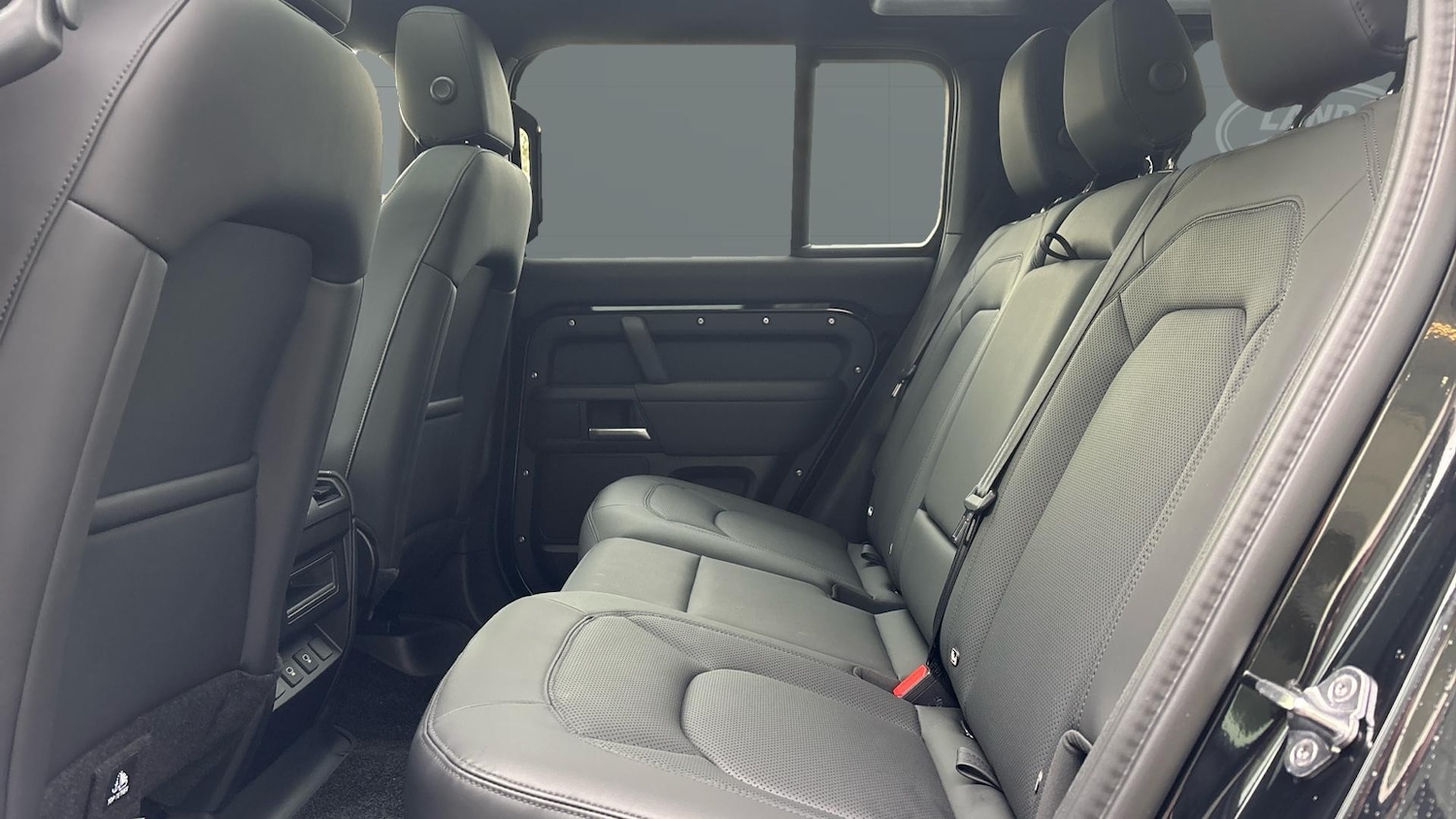 Used Land Rover Defender 2025 for sale - 77262175: Photo 4