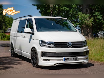 Used Volkswagen Transporter 2018 for sale - 79000899: Photo