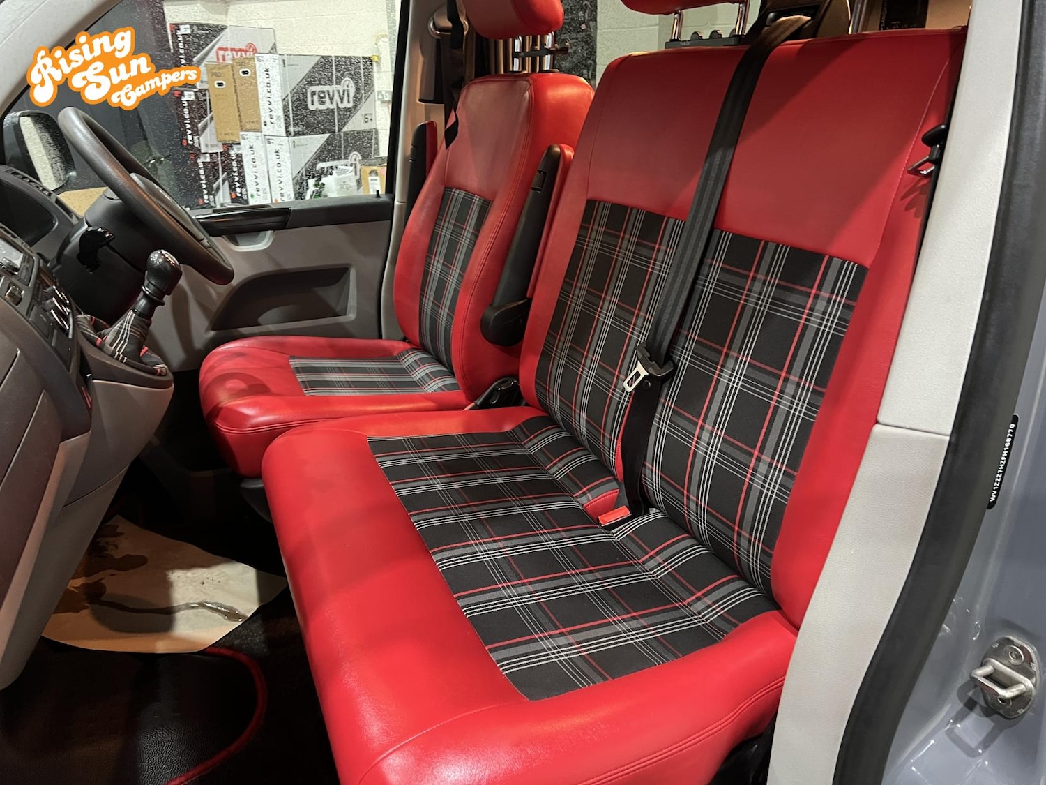 Used Volkswagen Transporter 2015 for sale - 76922263: Photo 11