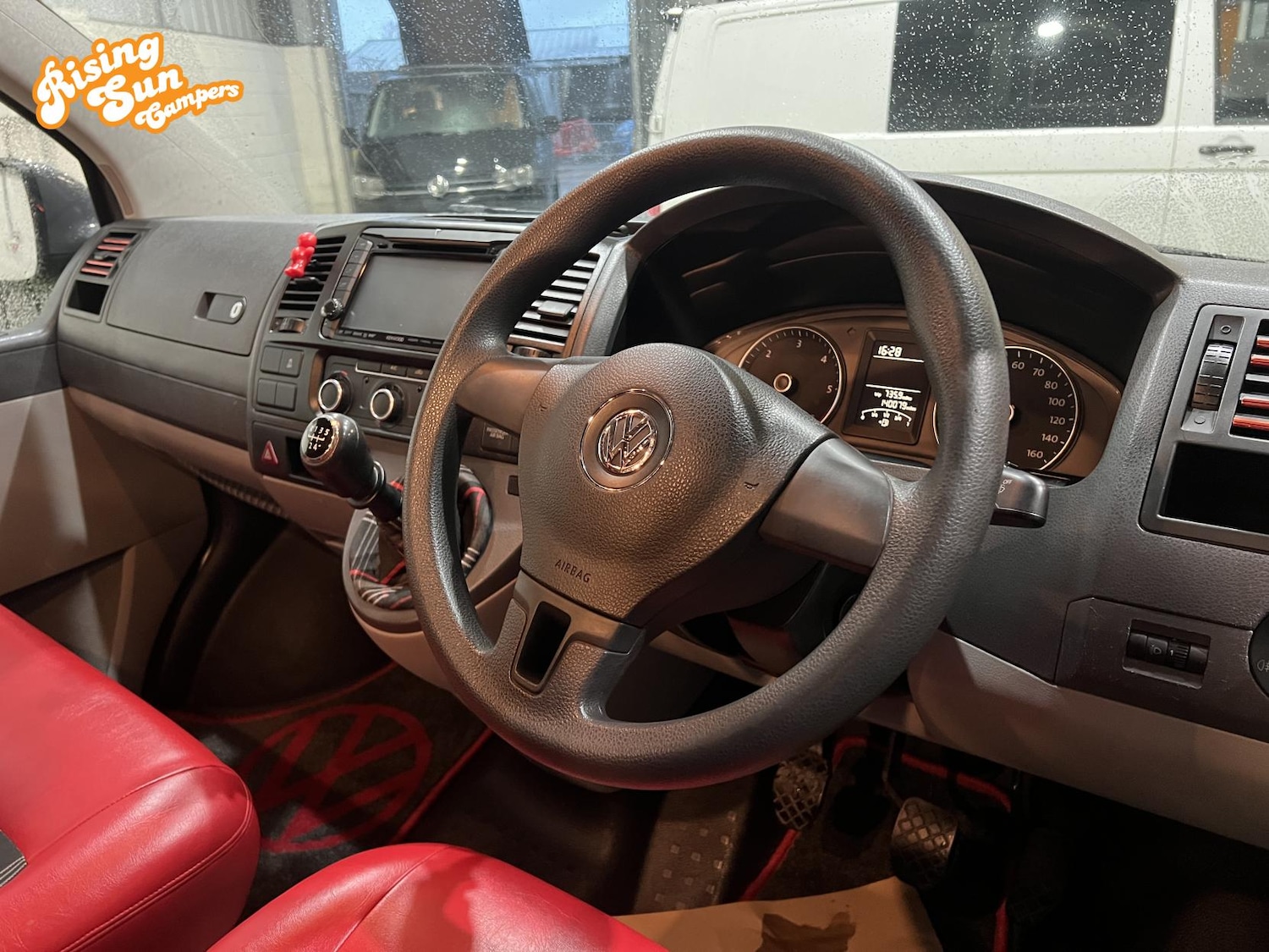 Used Volkswagen Transporter 2015 for sale - 76922263: Photo 15