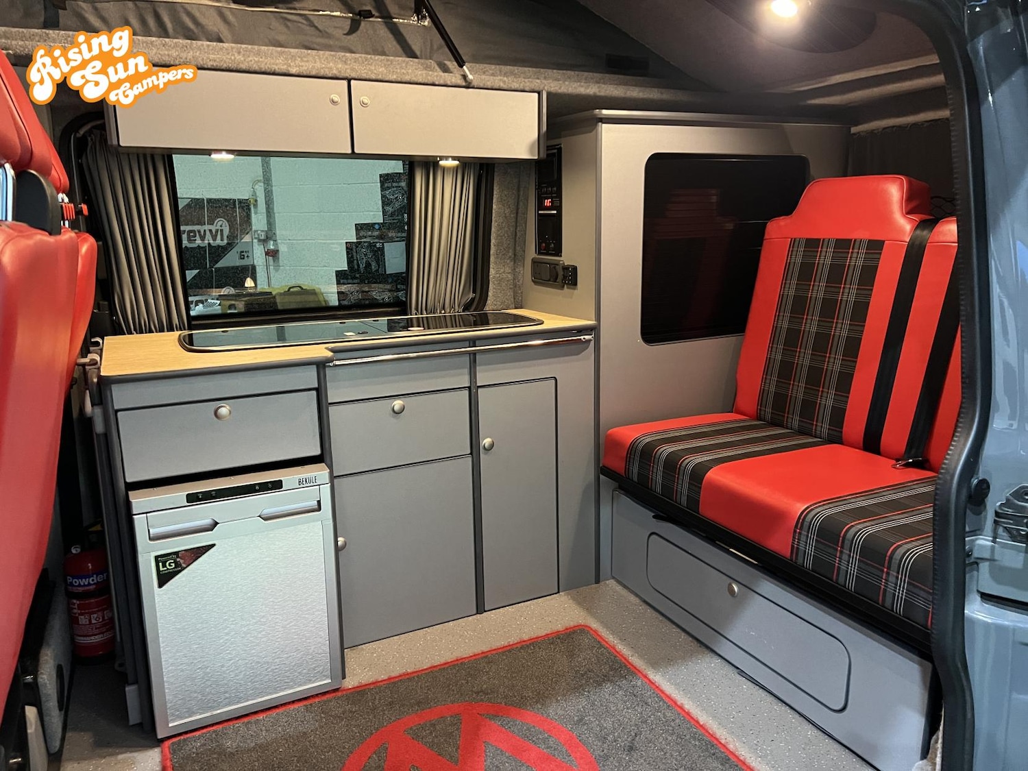 Used Volkswagen Transporter 2015 for sale - 76922263: Photo 2