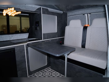 Used Volkswagen Transporter 2019 for sale - 78000530: Photo