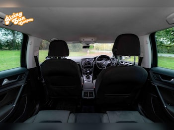 Used Volkswagen Golf 2015 for sale - 76304442: Photo