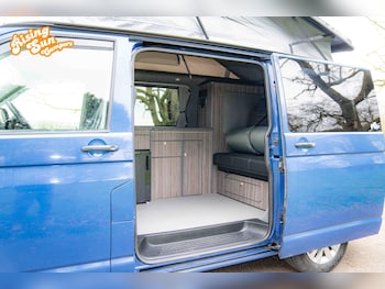 Used Volkswagen Transporter 2011 for sale - 77906965: Photo