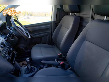 Used Volkswagen Caddy Maxi 2015 for sale - 76455733: Photo