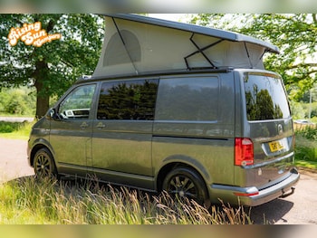Used Volkswagen Transporter 2017 for sale - 79008213: Photo