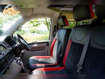 Used Volkswagen Transporter 2016 for sale - 79027001: Photo