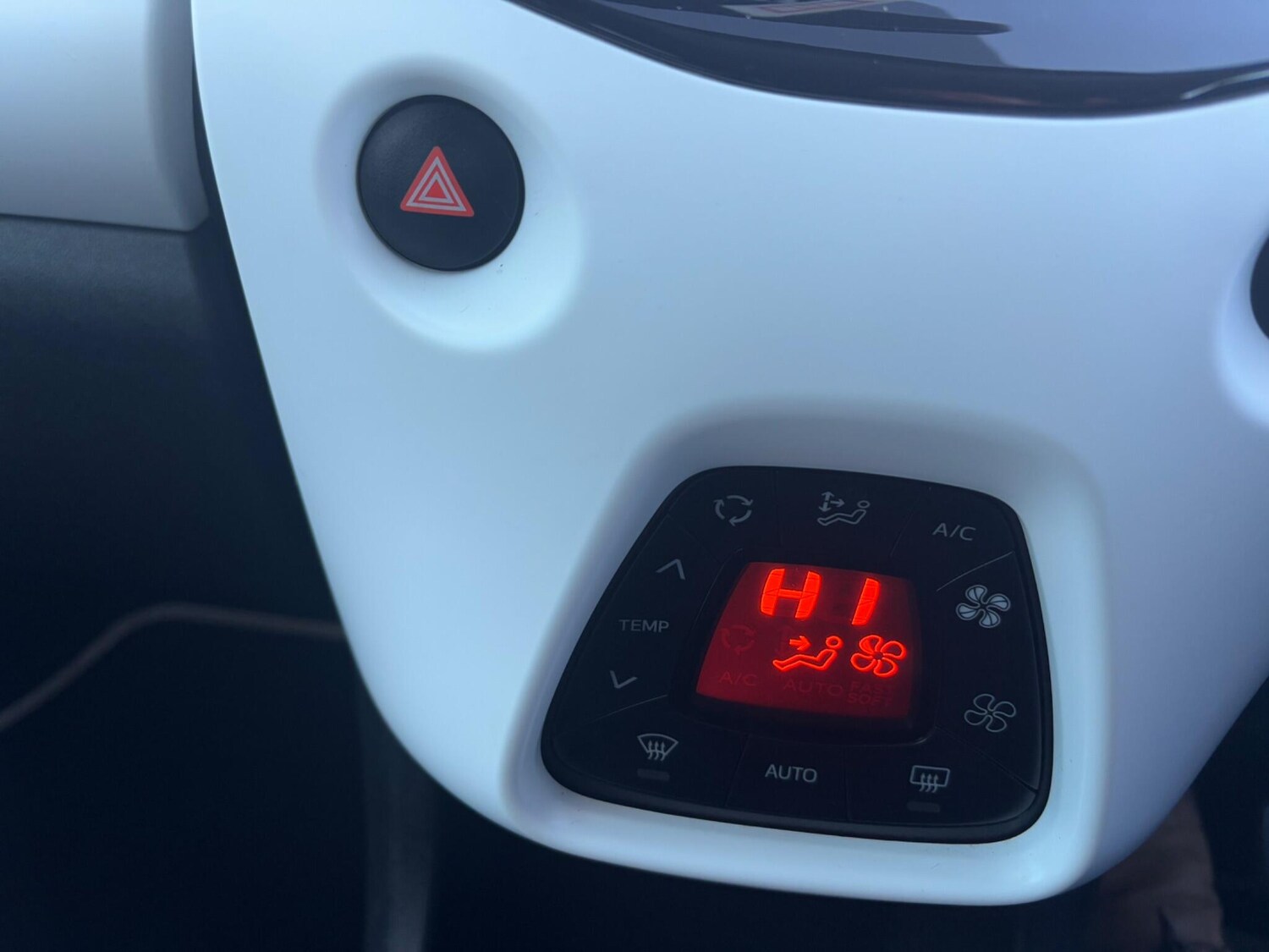 Used Peugeot 108 2017 for sale - 76562083: Photo 17