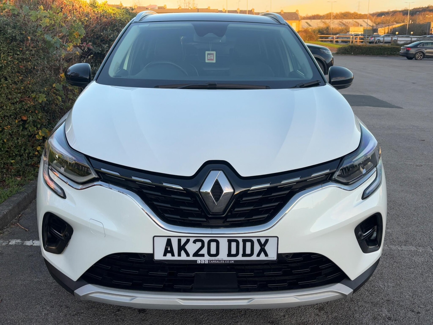 Used Renault Captur 2020 for sale - 78086257: Photo 2