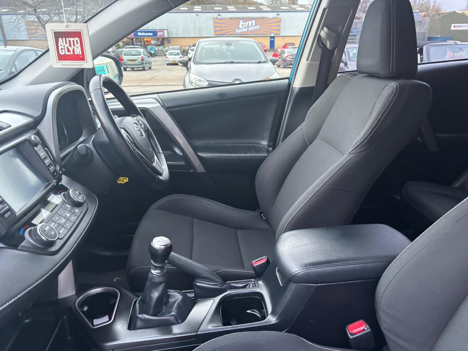 Used Toyota RAV4 2017 for sale - 76700817: Photo 26