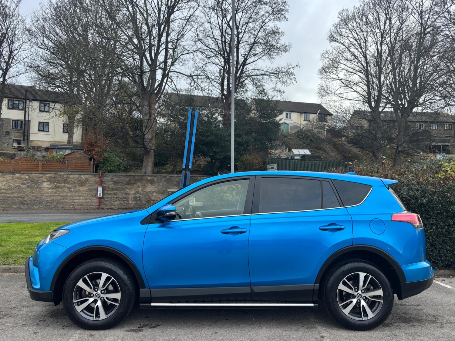 Used Toyota RAV4 2017 for sale - 76700817: Photo 5