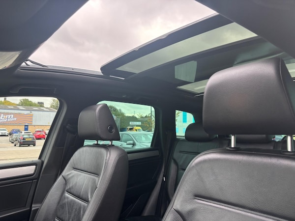 Used Volkswagen Touareg 2013 for sale - 76152627: Photo 16