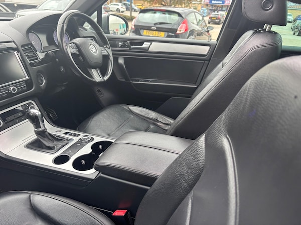 Used Volkswagen Touareg 2013 for sale - 76152627: Photo 32