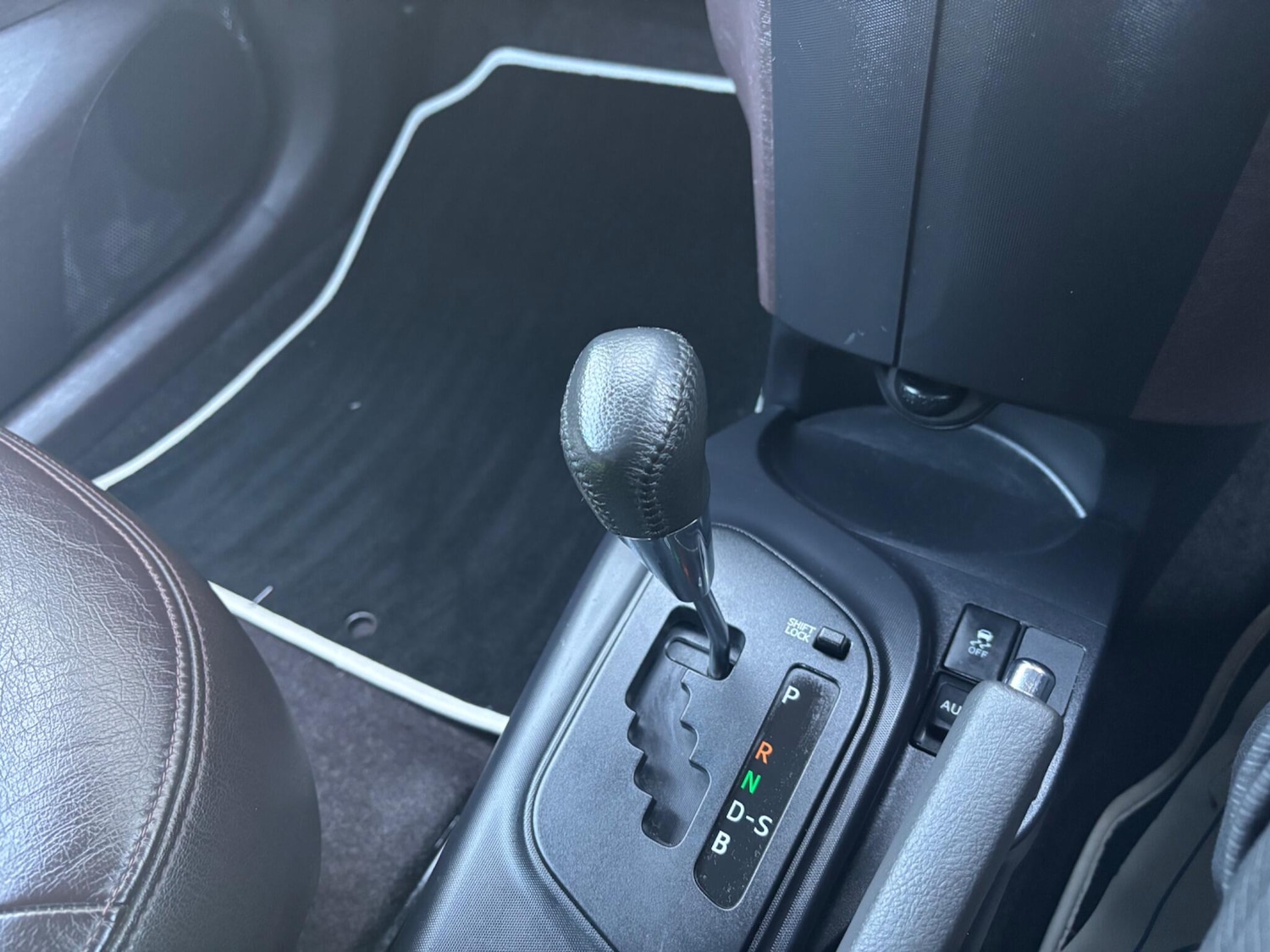 Used Toyota IQ 2009 for sale - 76380492: Photo 12