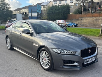 Used Jaguar XE 2016 for sale - 76409408: Photo