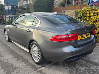 Used Jaguar XE 2016 for sale - 76409408: Photo