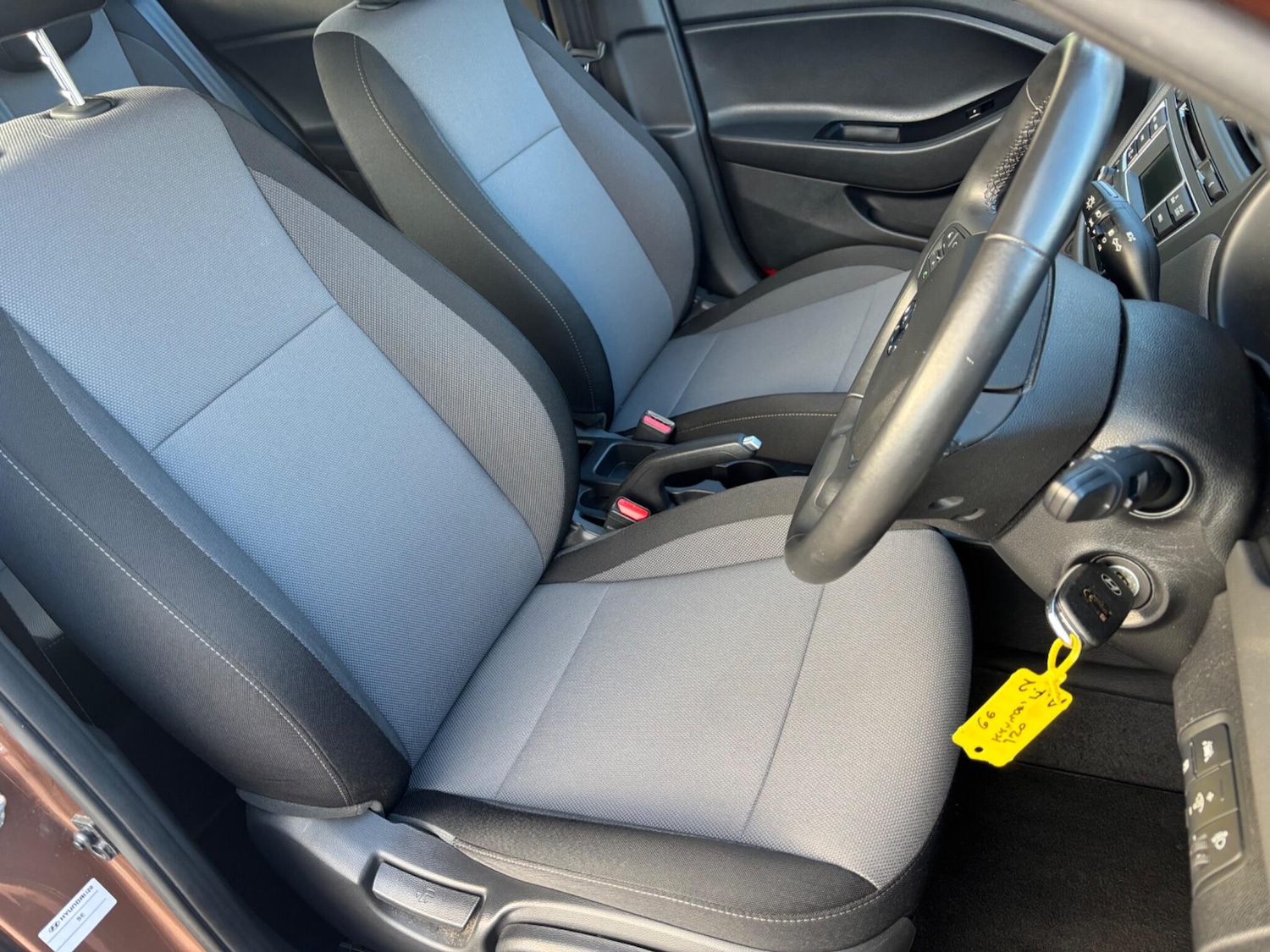 Used Hyundai i20 2017 for sale - 76702332: Photo 9