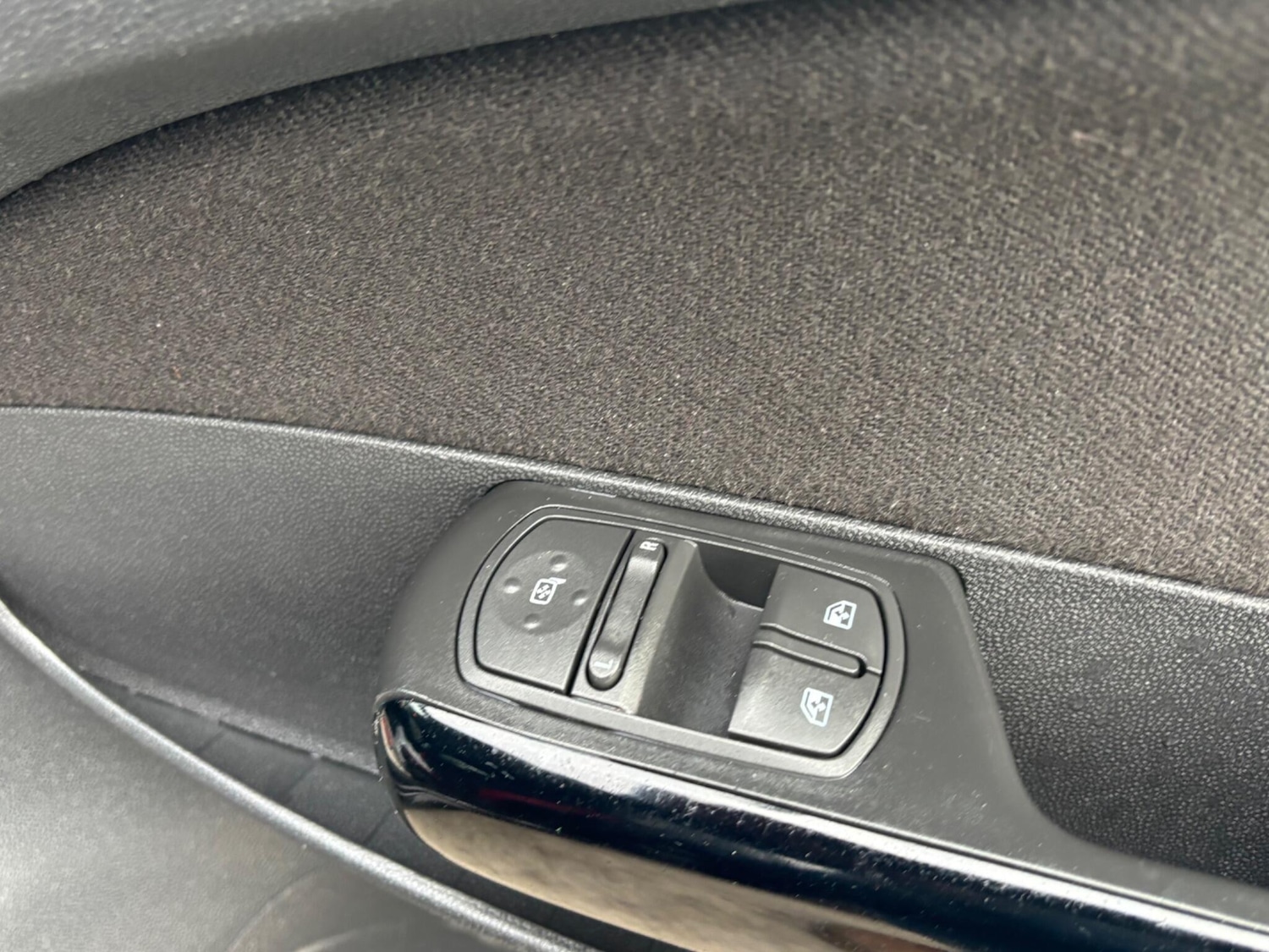 Used Vauxhall Corsa 2011 for sale - 77073980: Photo 18