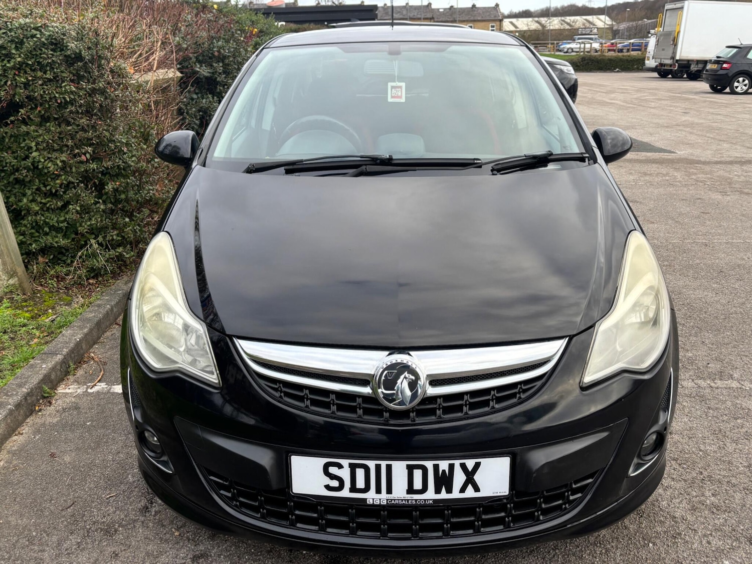 Used Vauxhall Corsa 2011 for sale - 77073980: Photo 2