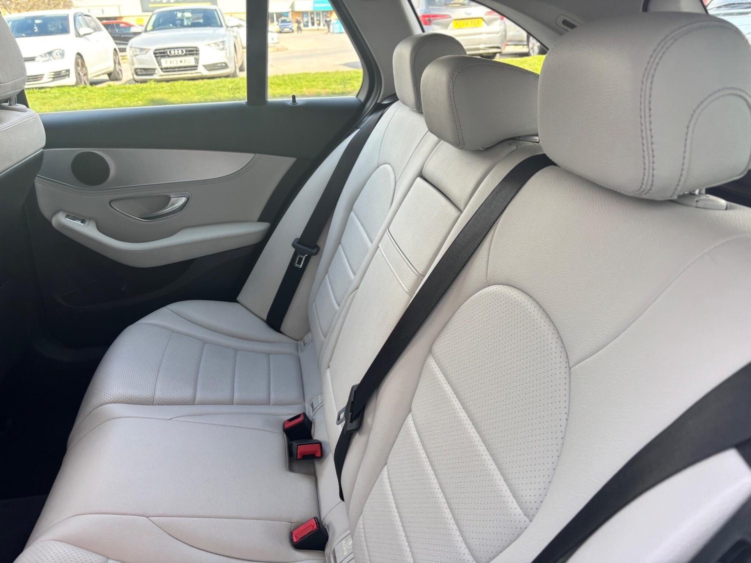 Used Mercedes-Benz C Class 2015 for sale - 77993403: Photo 16