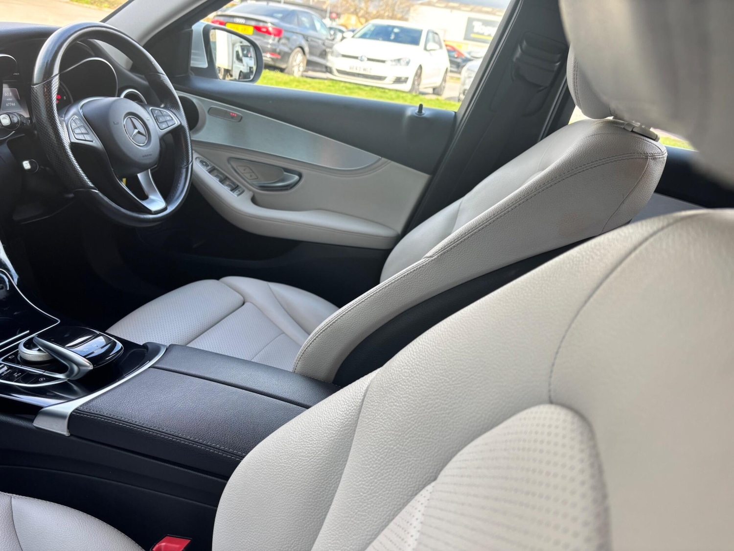 Used Mercedes-Benz C Class 2015 for sale - 77993403: Photo 31