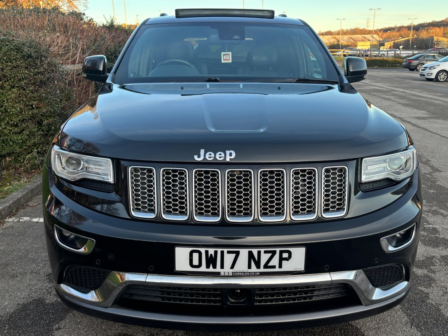 Used Jeep Grand Cherokee 2017 for sale - 77131204: Photo 2