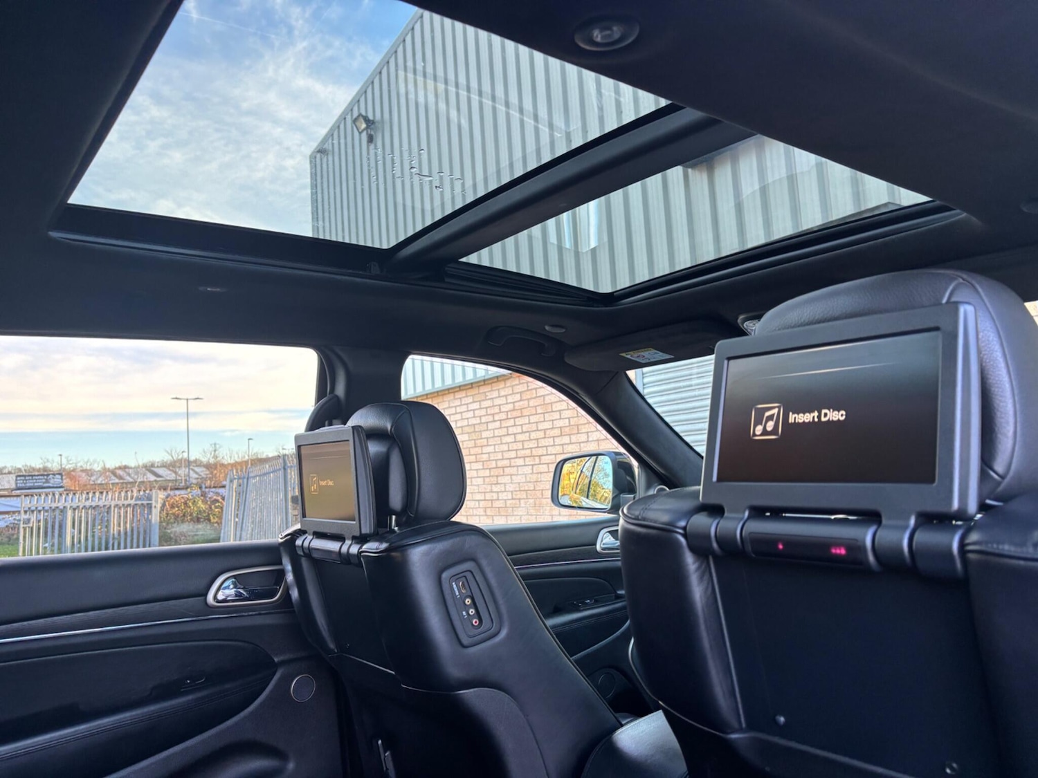 Used Jeep Grand Cherokee 2017 for sale - 77131204: Photo 39