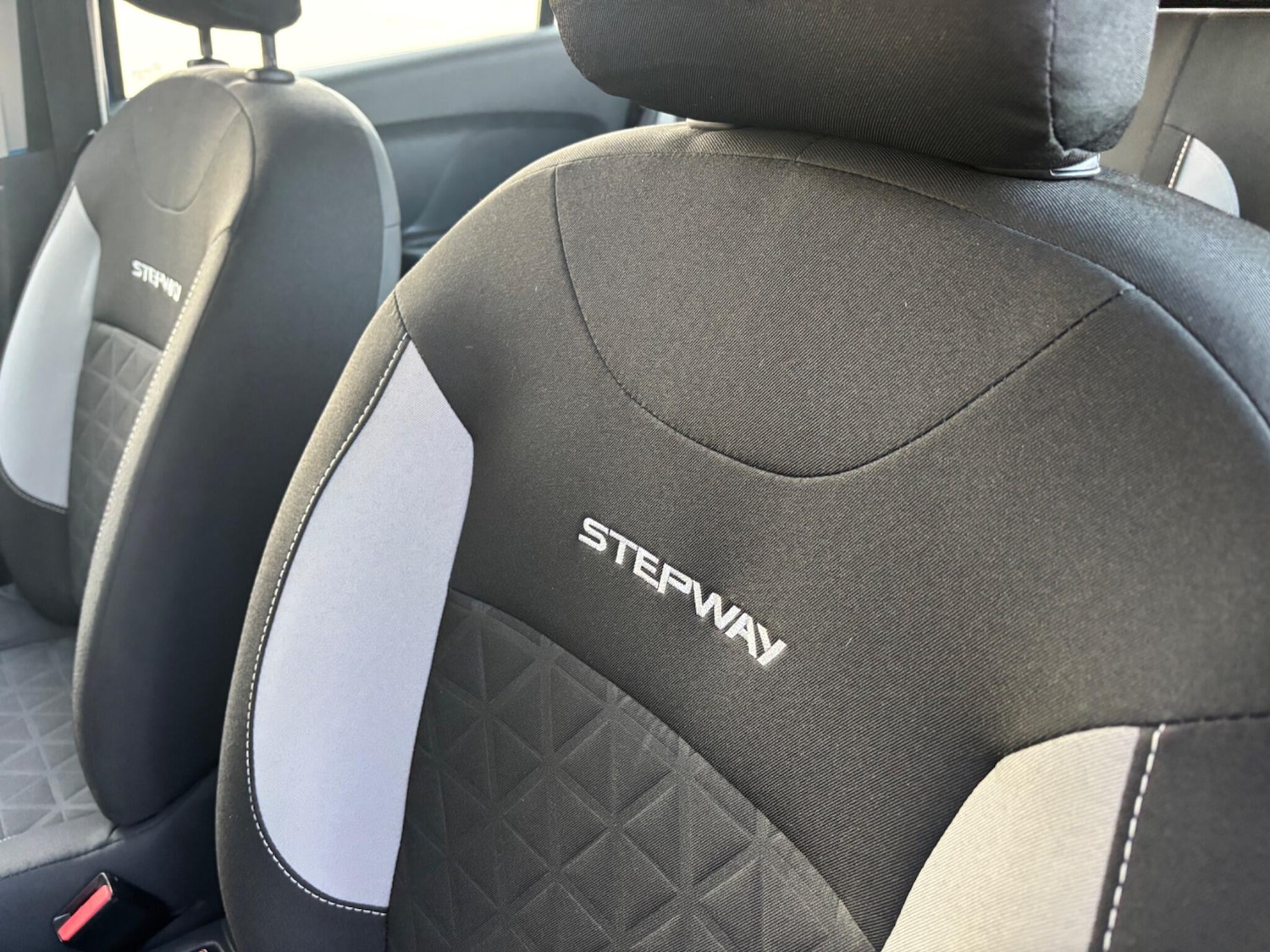 Used Dacia Sandero Stepway 2015 for sale - 76658672: Photo 21