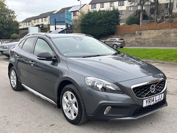 Used Volvo V40 Cross Country 2014 for sale - 76424337: Photo