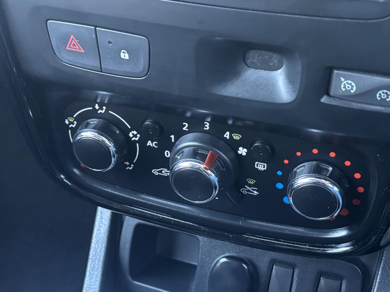 Used Dacia Duster 2015 for sale - 76898666: Photo 13