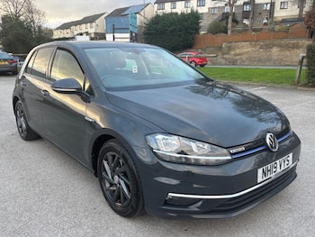Used Volkswagen Golf 2019 for sale - 76899570: Photo