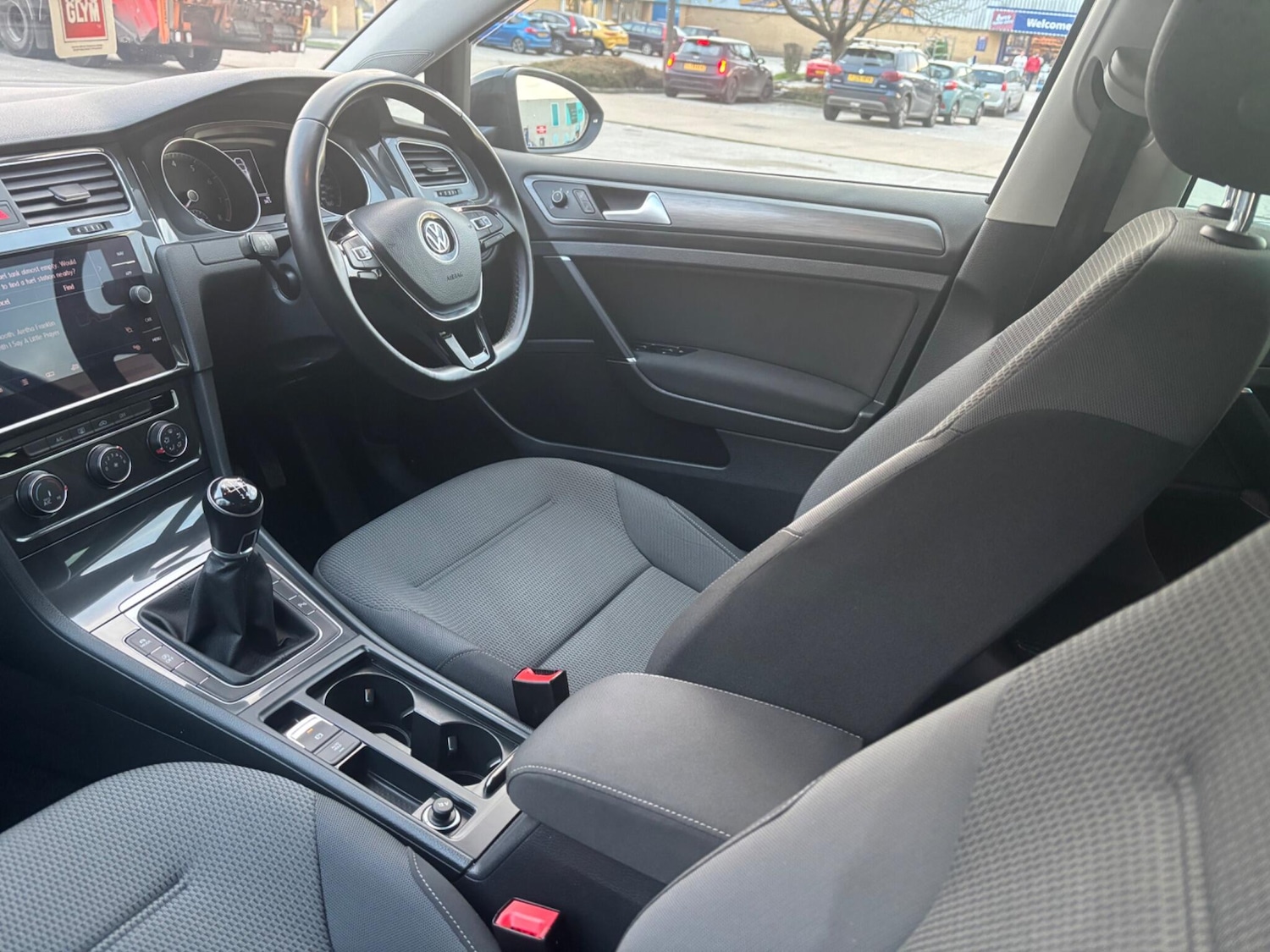Used Volkswagen Golf 2019 for sale - 76899570: Photo 9