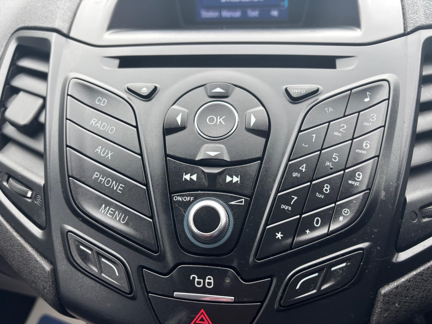 Used Ford Fiesta 2017 for sale - 76032418: Photo 17