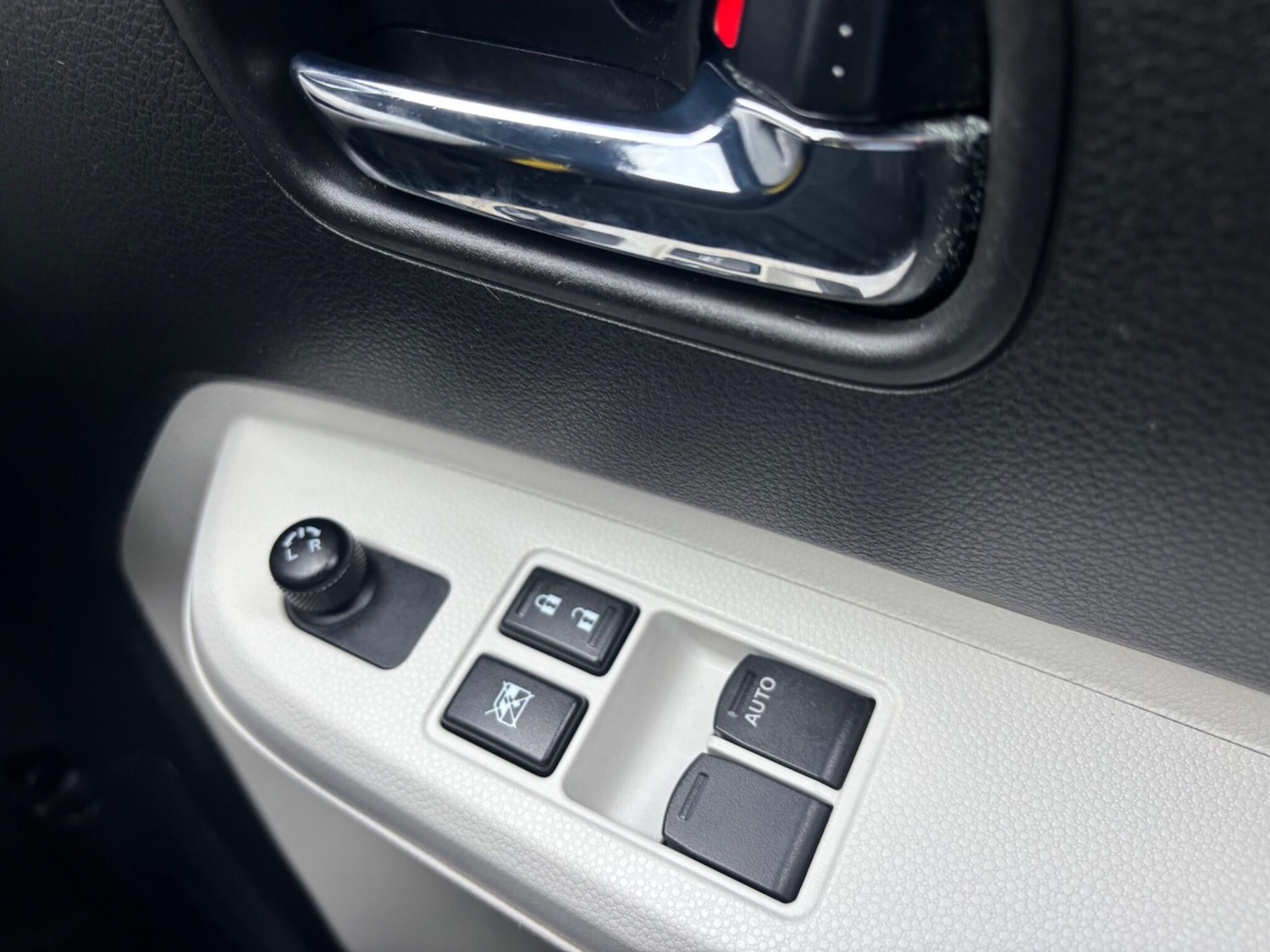 Used Suzuki Ignis for sale - 77825114: Photo 15