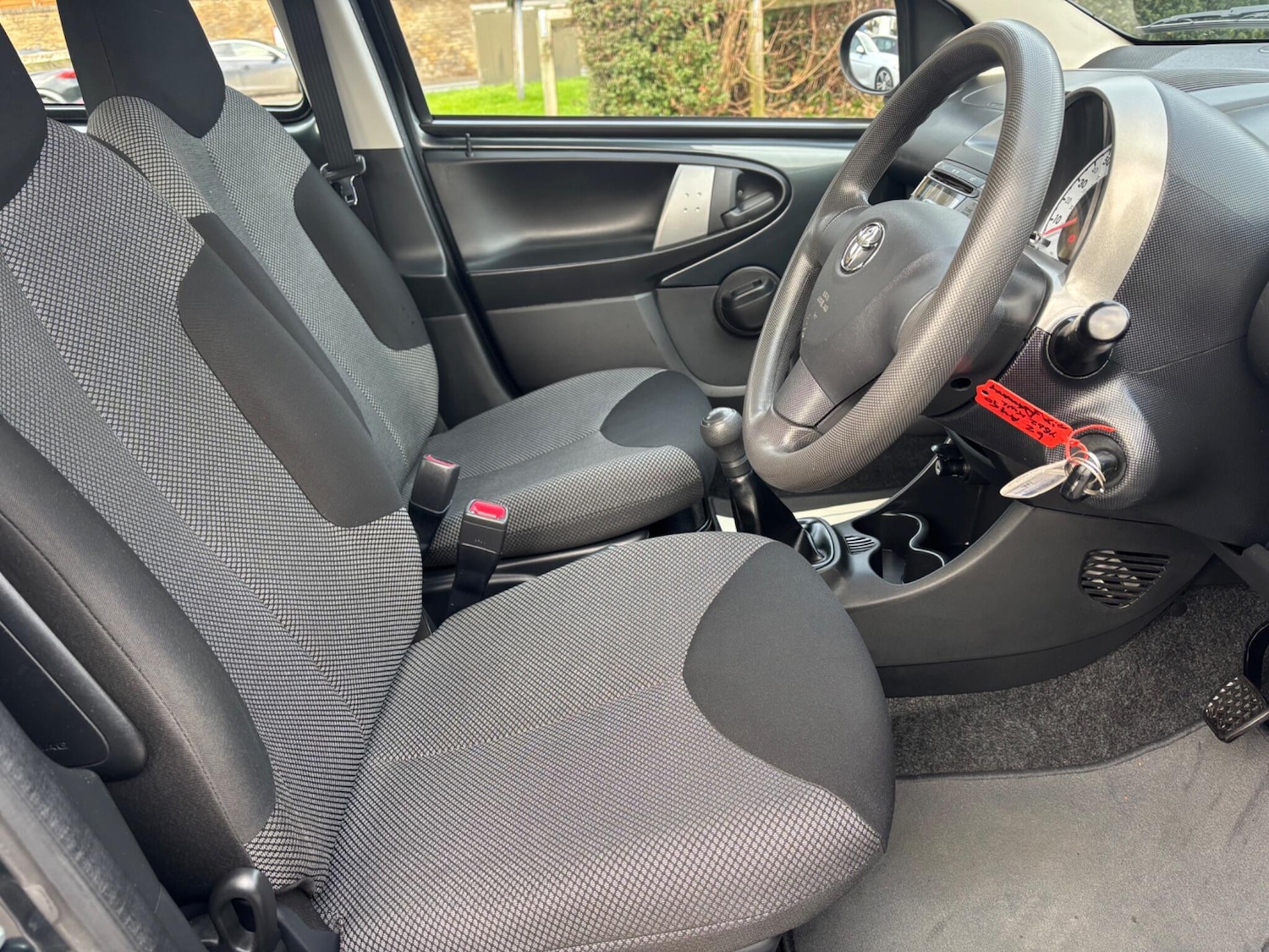 Used Toyota AYGO 2013 for sale - 77074628: Photo 10