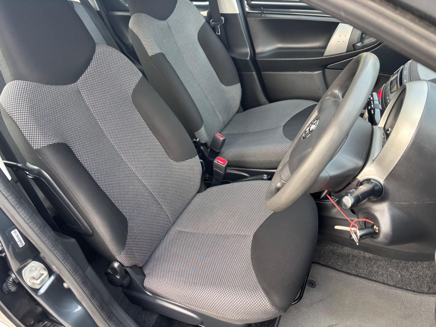 Used Toyota AYGO 2013 for sale - 77074628: Photo 9