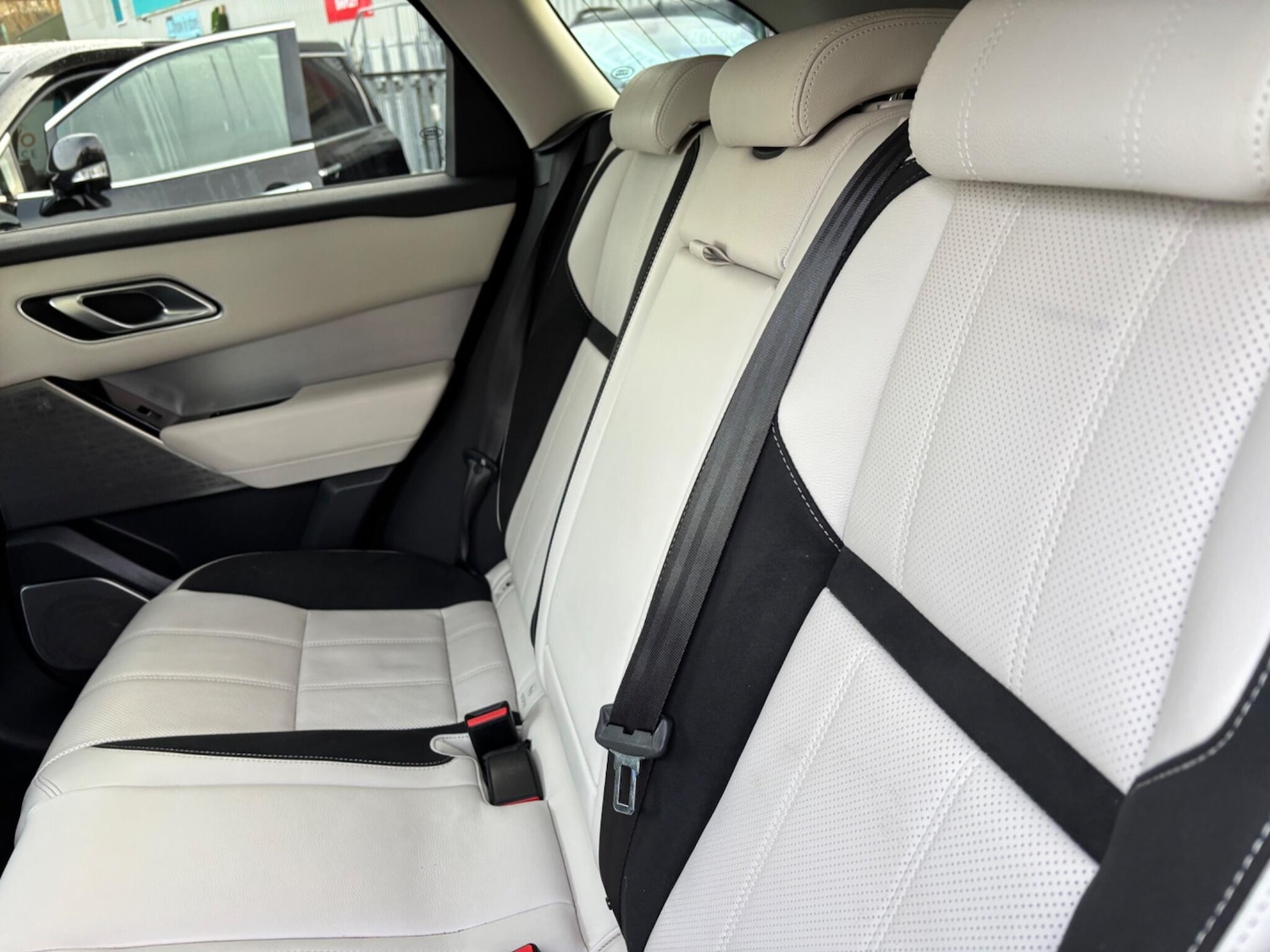 Used Land Rover Range Rover Velar for sale - 77215692: Photo 15